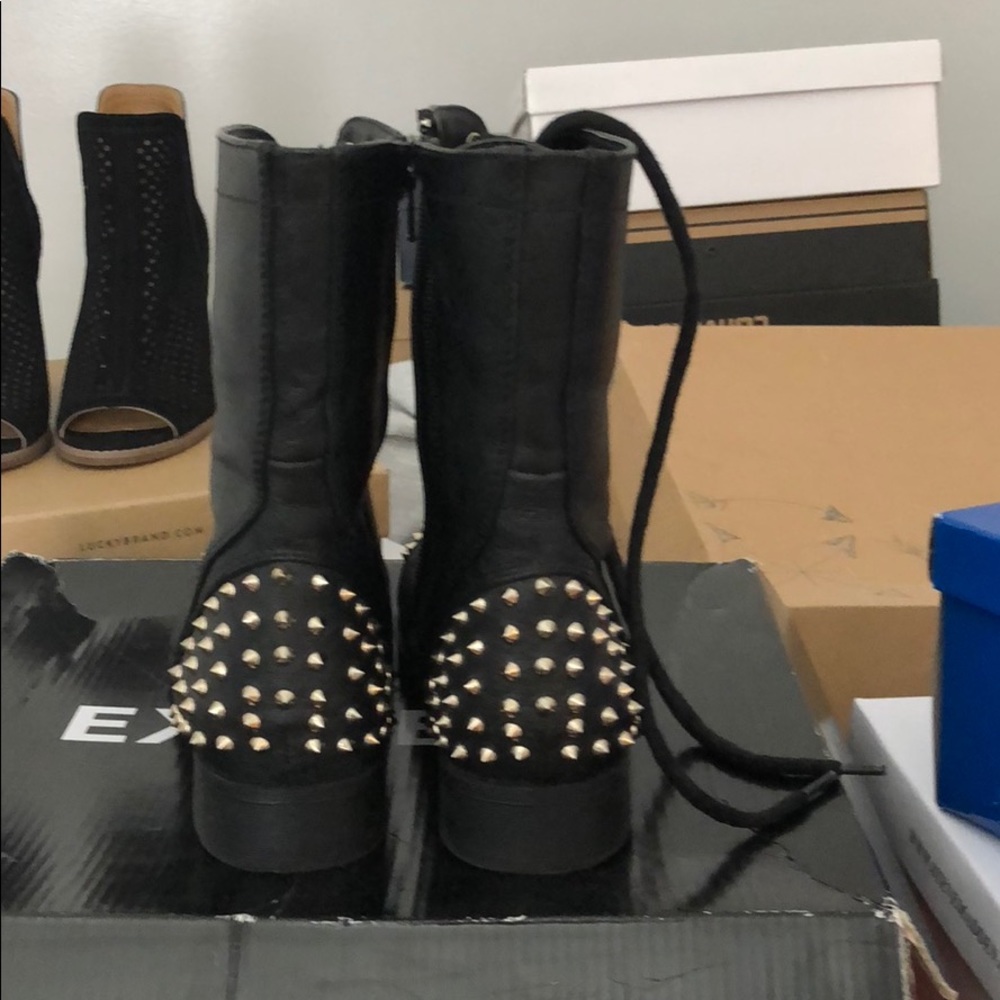 Boots - Picture 3 of 4